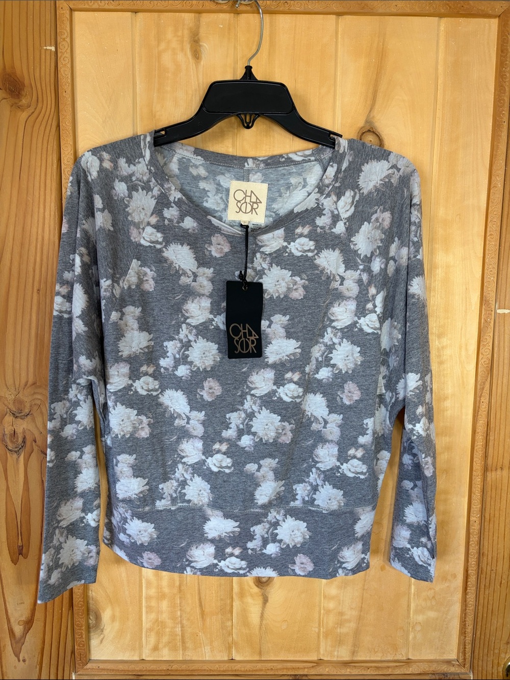 🆕 Chaser Gray Floral Long-Sleeve Tee with White and Light Pink Blossoms